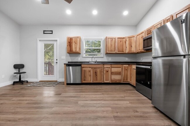 Building Photo - 70 Fonigan Rd