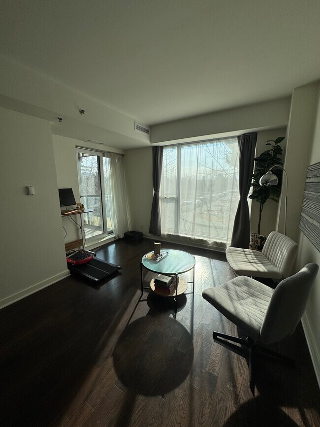 Photo du bâtiment - Modern 1 Bedroom Condo in LeBreton Flats (300 Lett Street, Building C)