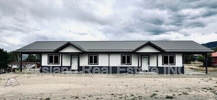 Building Photo - 910 Roosevelt Rd