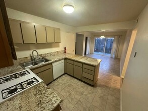 Building Photo - 2742 Mendonca Dr