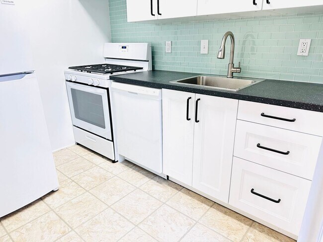 Foto del edificio - 8804 Bradford Rd