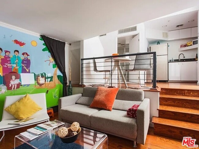 Building Photo - 8661 Clifton Wy