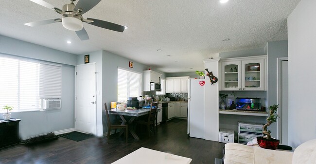 Building Photo - 33188 Brundige Ave