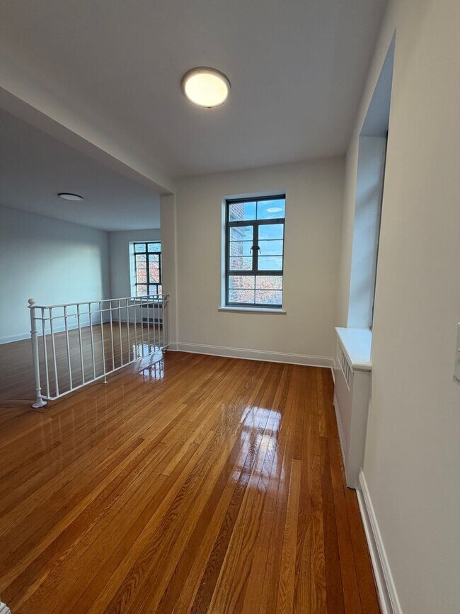 Foto del edificio - The Leslie — A Private Garden Enclave for the Modern New Yorker