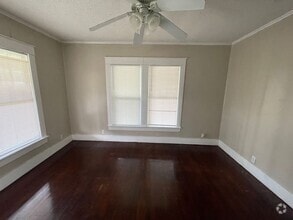 Building Photo - 402 Sayles Blvd