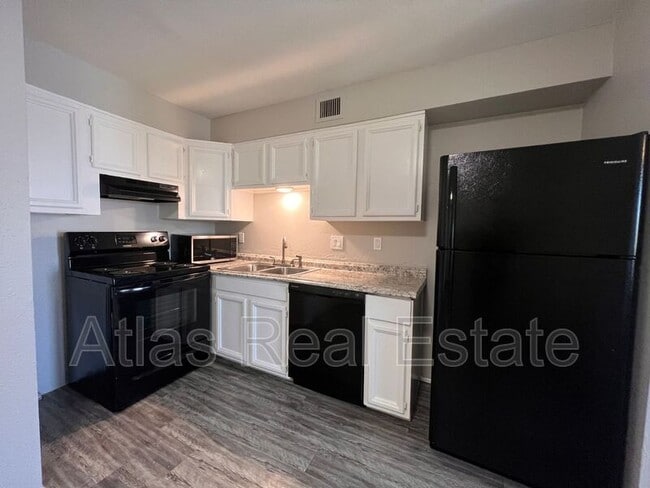 Foto del edificio - 960 N Jay St