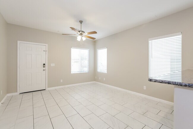 Foto del edificio - 7708 Twirling Yarn Ct