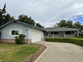 Building Photo - 975 Inverness Way