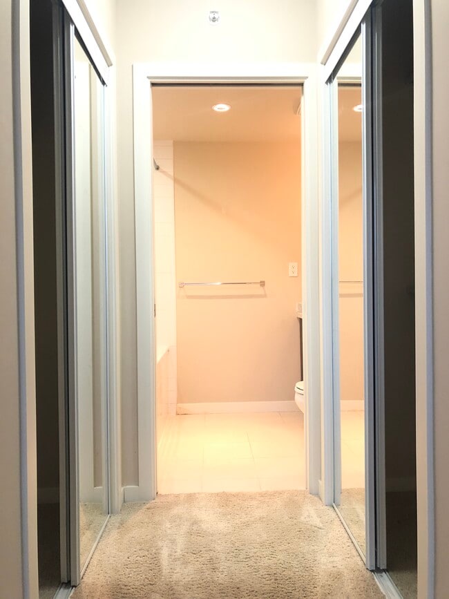 Building Photo - 2982 Burlington Dr