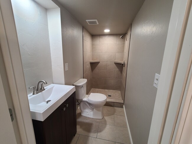 Foto del edificio - 2211 N Classen Blvd