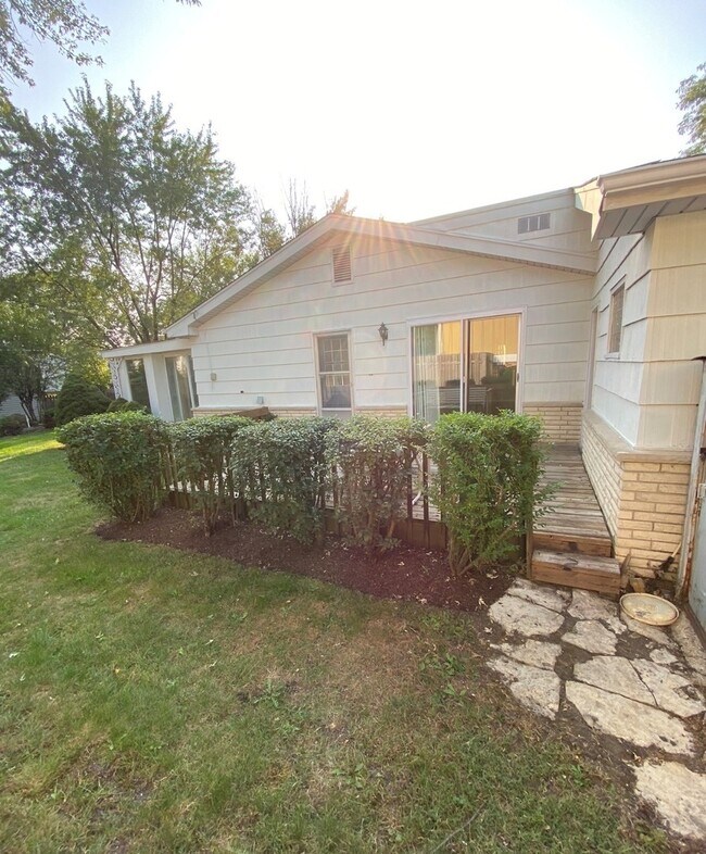 Foto del edificio - 1119 Crest Ln