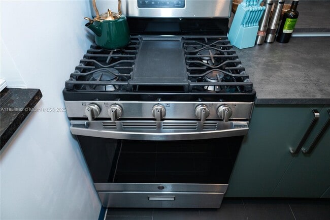 Foto del edificio - 224 Meridian Ave