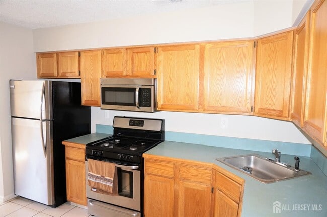 Building Photo - 62 Colleen Ct