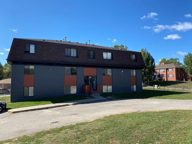 Building Photo - 3839 Center St