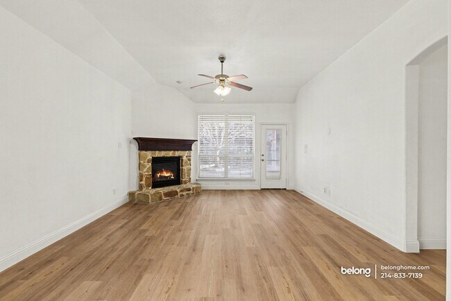 Building Photo - 741 Sundrop Dr