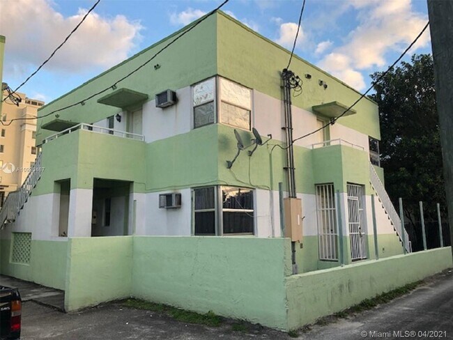 Building Photo - 1608 NW 7th Ave