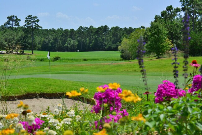 Foto del edificio - 390 Pinehurst Ln