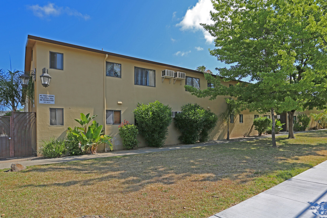Building Photo - Capital Courtyard