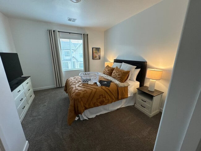 Building Photo - 1709 Ripple Rock Dr