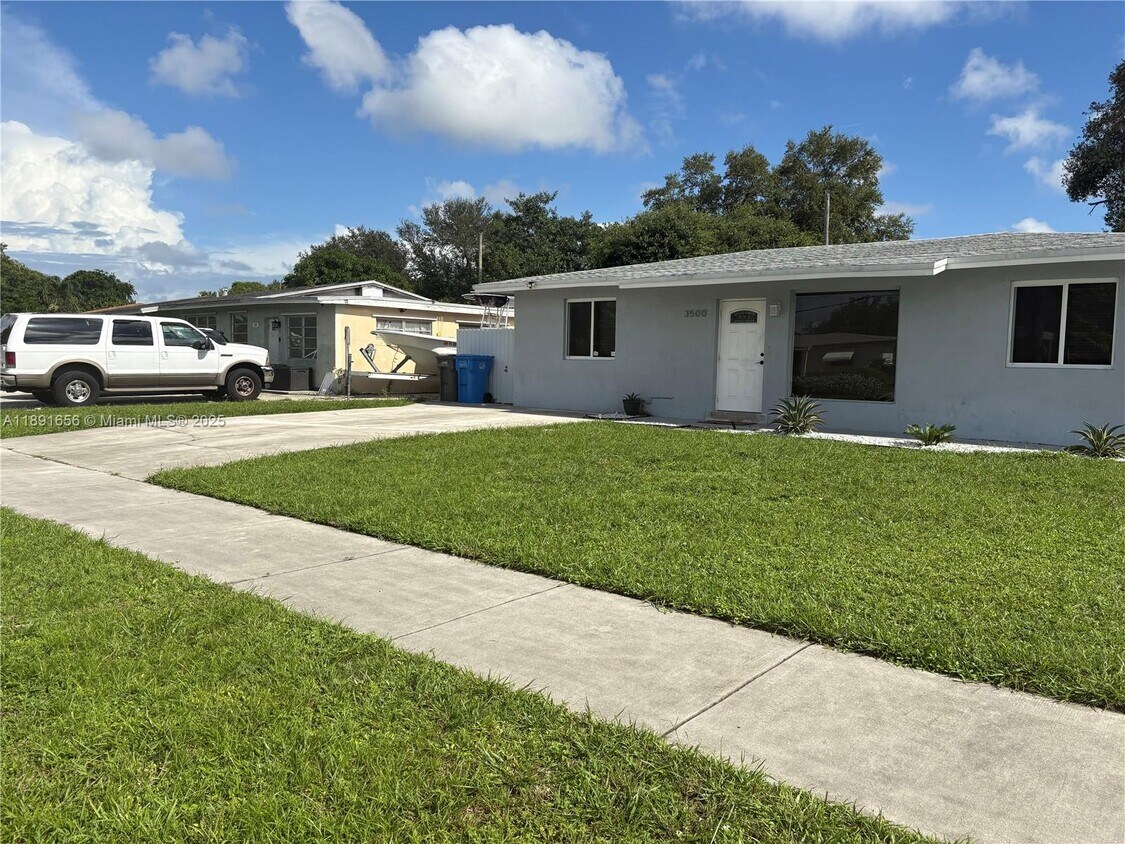 Primary Photo - 3500 SW 36th St
