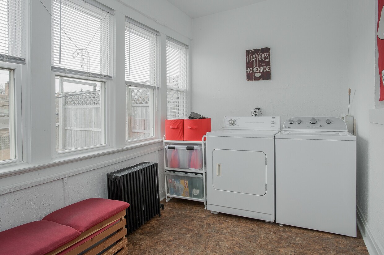 9 E Park Blvd Unit 1, Villa Park, IL 60181 Condo for Rent in Villa