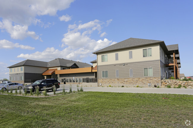 Aspen Pond - Aspen Ponds Apartments