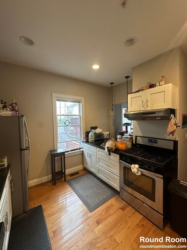 Primary Photo - 171 Walnut St