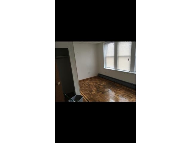 Building Photo - 3600 E Tremont Ave