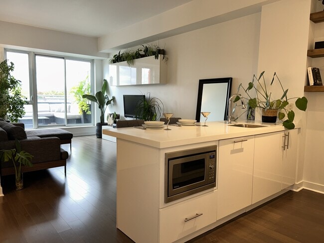 Building Photo - 156 Portland St