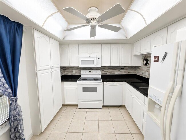 Foto del edificio - 2616 Cove Cay Dr