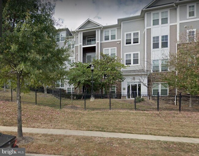 Building Photo - 1311 Karen Blvd