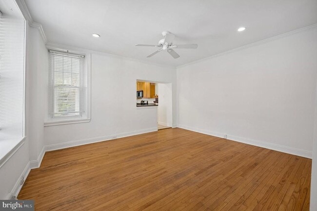Building Photo - 447 Dupont St