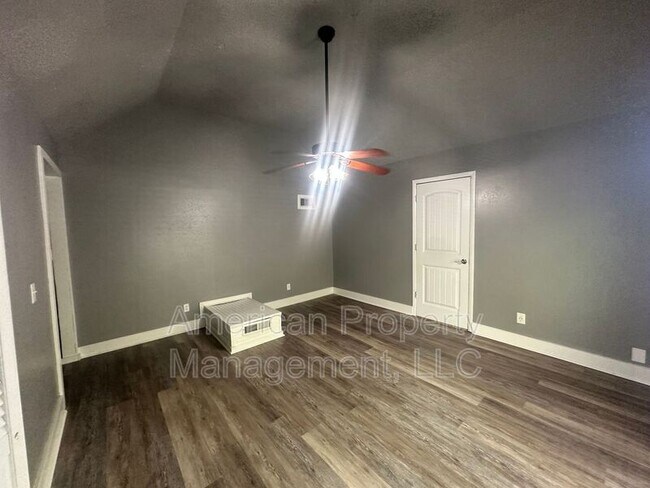 Building Photo - 7050 E 71st Ct