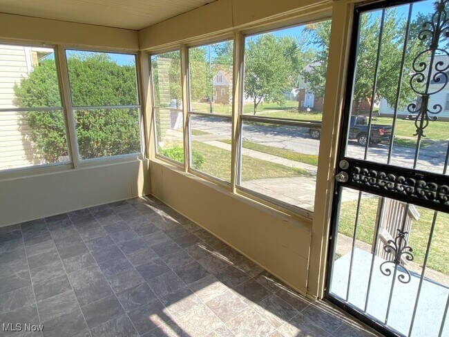 Foto del edificio - 21417 Gardenview Dr