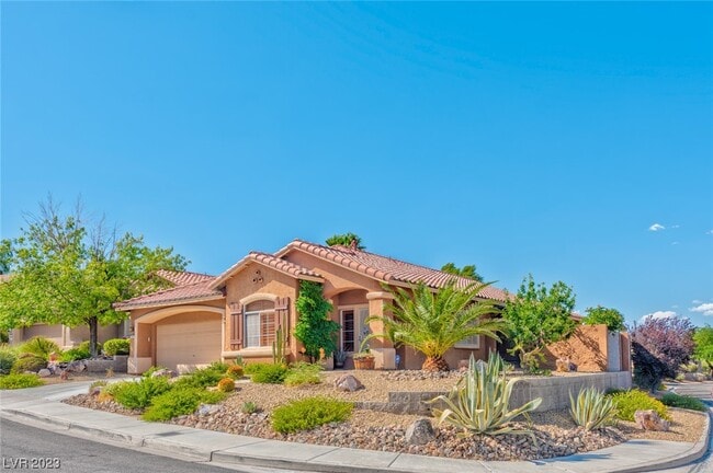 Building Photo - 10600 Royal Willow Pl