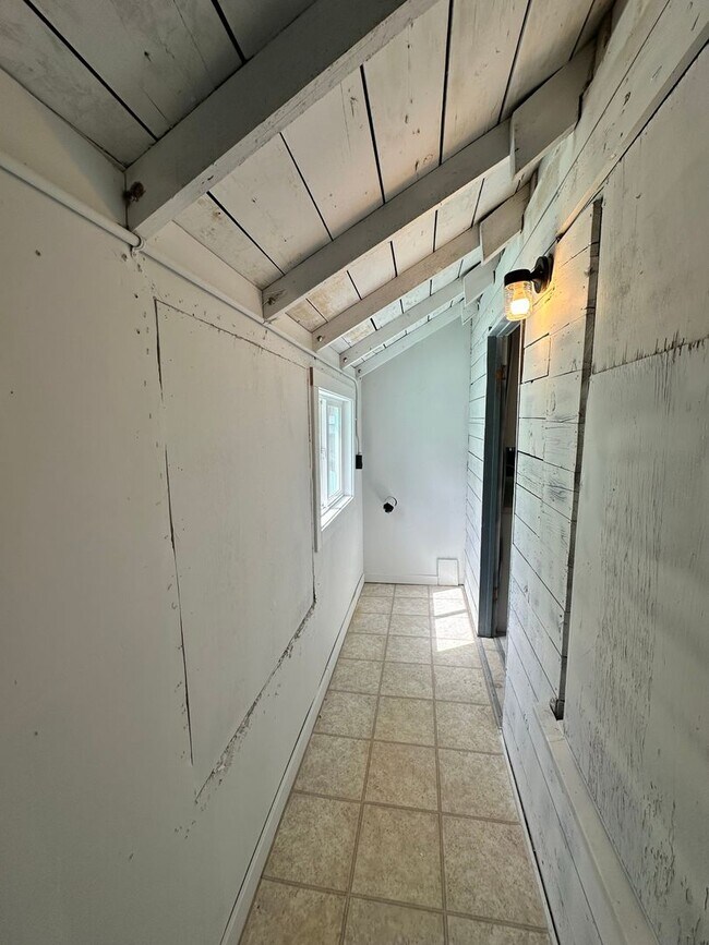 Foto del edificio - Large 4 Bedroom Apartment in Canyonville