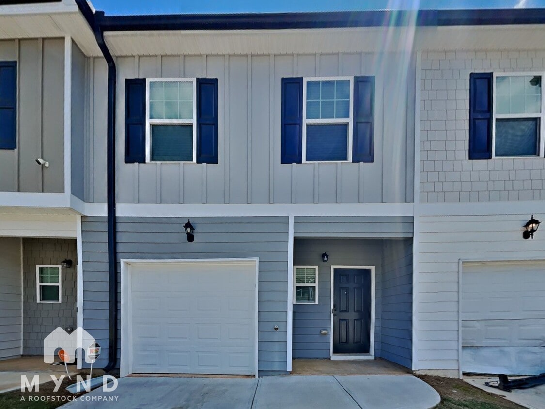 Foto principal - 4952 Lower Elm St