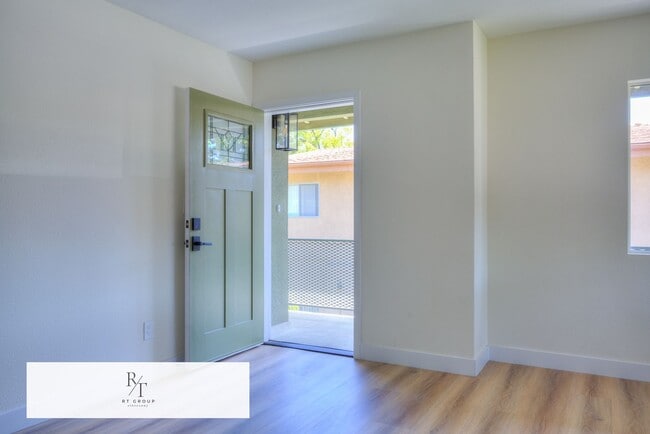 Building Photo - Fully Upgraded Spacious 3-Bedroom Unit in Prime Arcadia Location