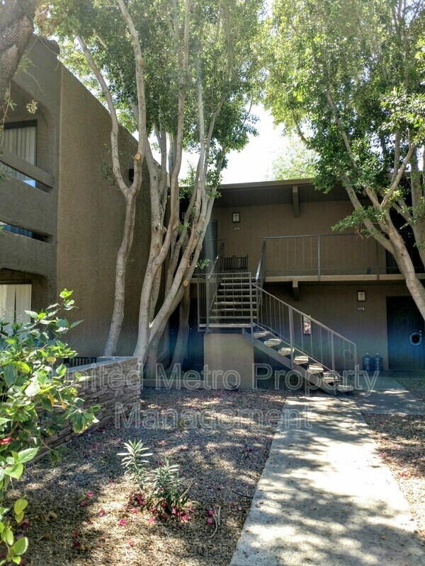 Primary Photo - 3825 E Camelback Rd