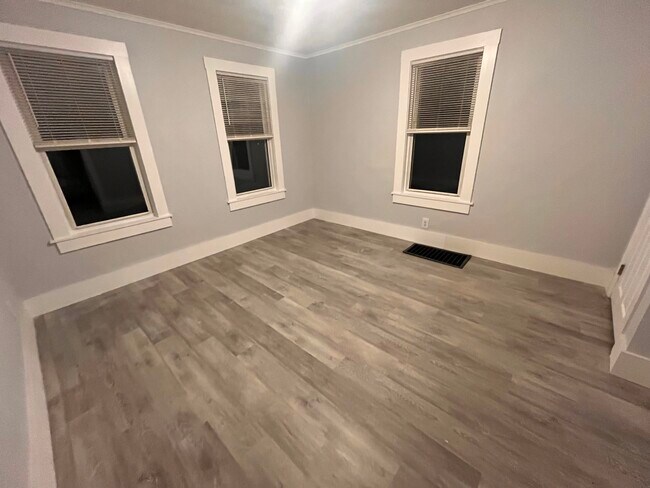 Dormitorio - 36 Loker St