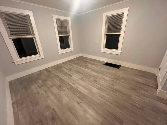 Bedroom - 36 Loker St