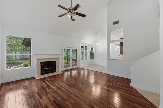 Foto del edificio - 9312 Roxanna Dr