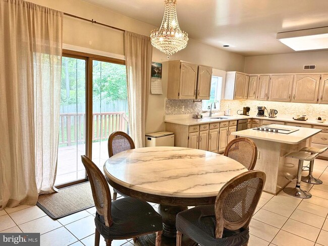 Foto del edificio - 2 Royal Dominion Ct