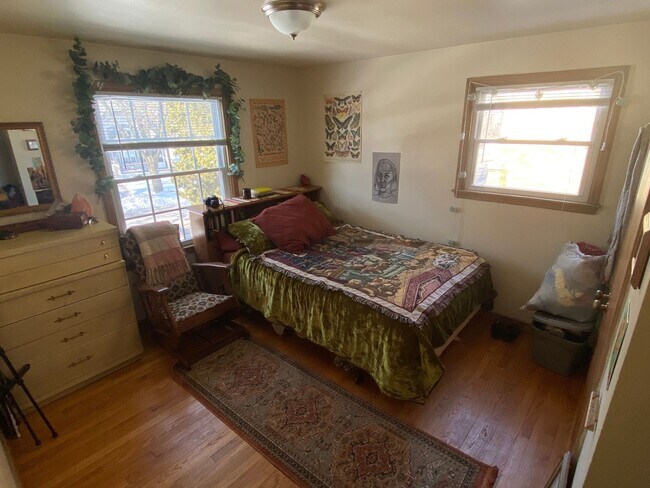 Foto del edificio - 3700-3702 N Morris Blvd