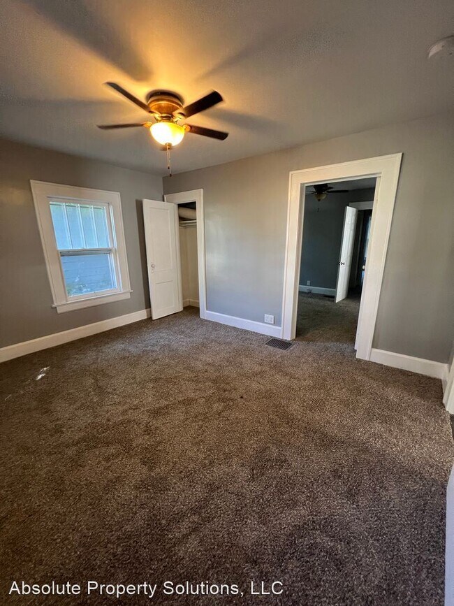 Building Photo - 3 br, 1 bath House - 1050 E Pacific St