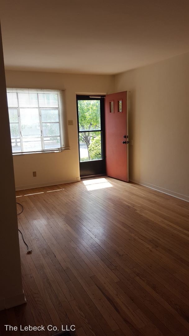 Foto del edificio - 1017-1023 Fruit Ave NW