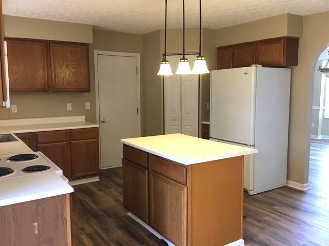 Building Photo - 357 Pinecrest Ct
