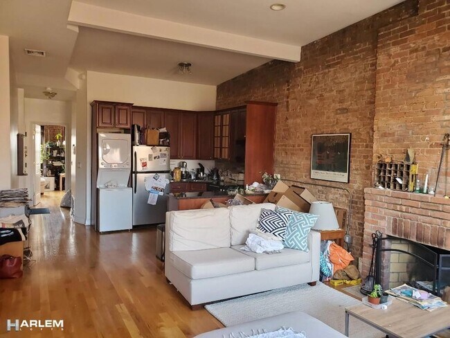 Foto del edificio - 246 W 132nd St