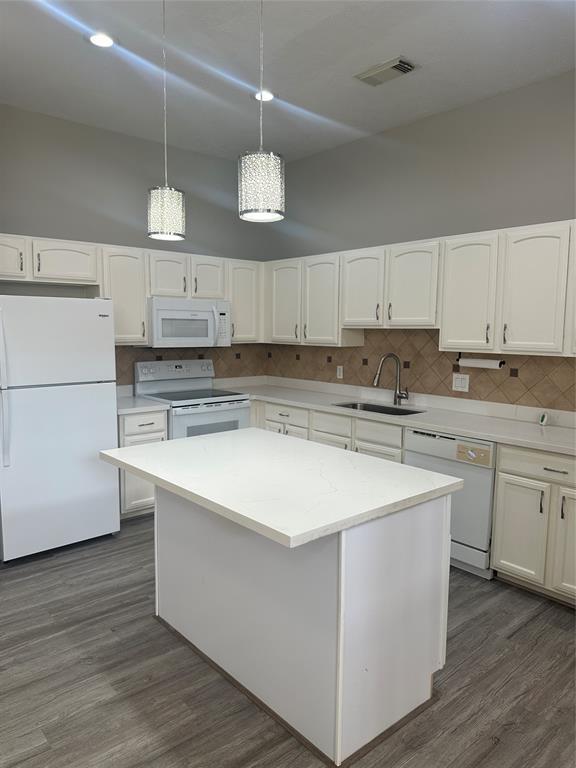 Foto del edificio - 2710 Grants Lake Blvd