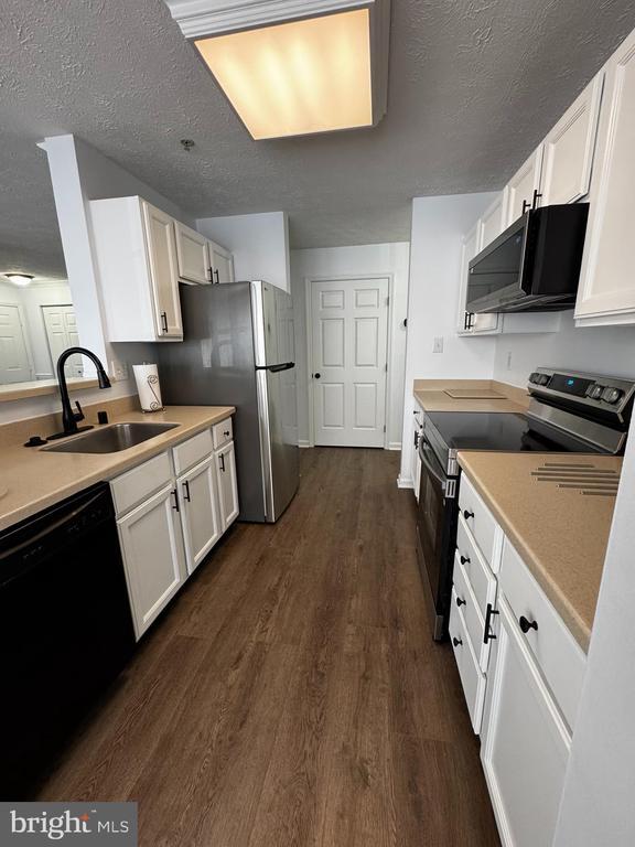 Foto del edificio - 6413 Weatherby Ct